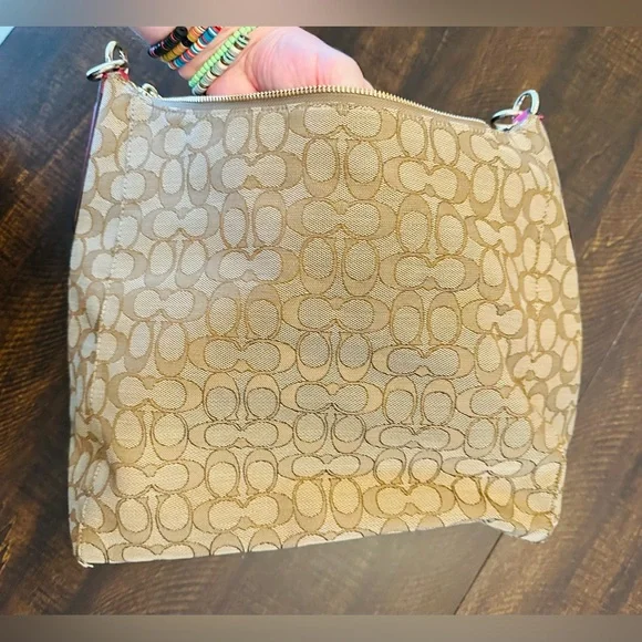 Coach Celeste Convertible Hobo Crossbody Bag Pink Accent-Missing Strap - Picture 3 of 13